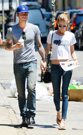 Adam Levine, Behati Prinsloo Adam Levine, Behati Prinsloo